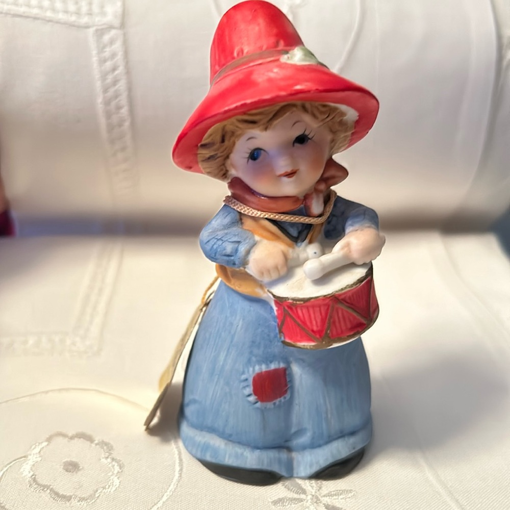 Girl drummer Merry-Bell